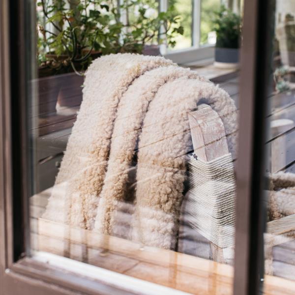 Lia Faux Sheepskin Throw 150x200cm