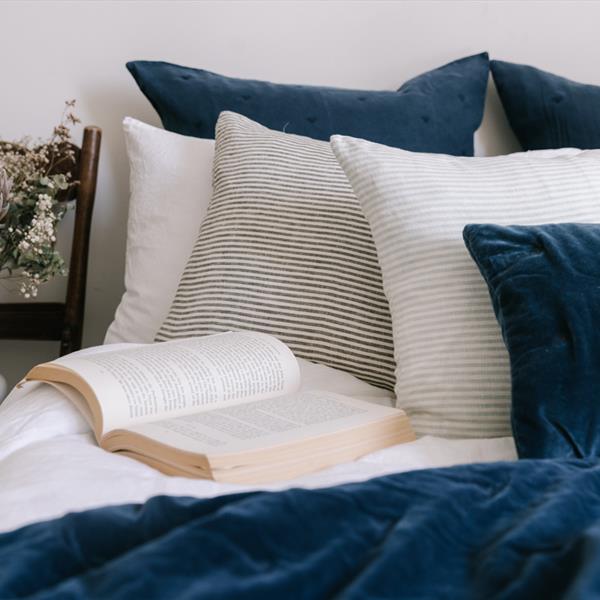 Mason Bee Velvet Throw Navy